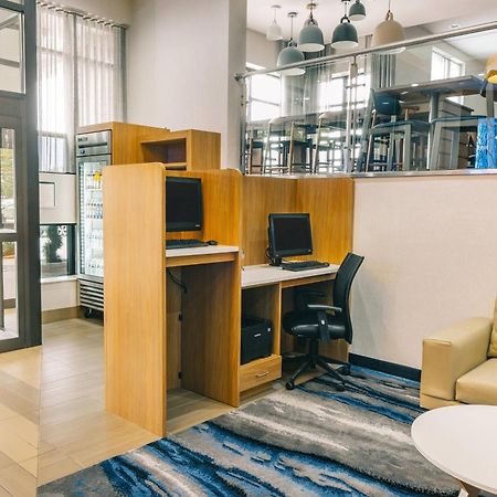Fairfield Inn By Marriott New York Laguardia Airport/Astoria Екстер'єр фото