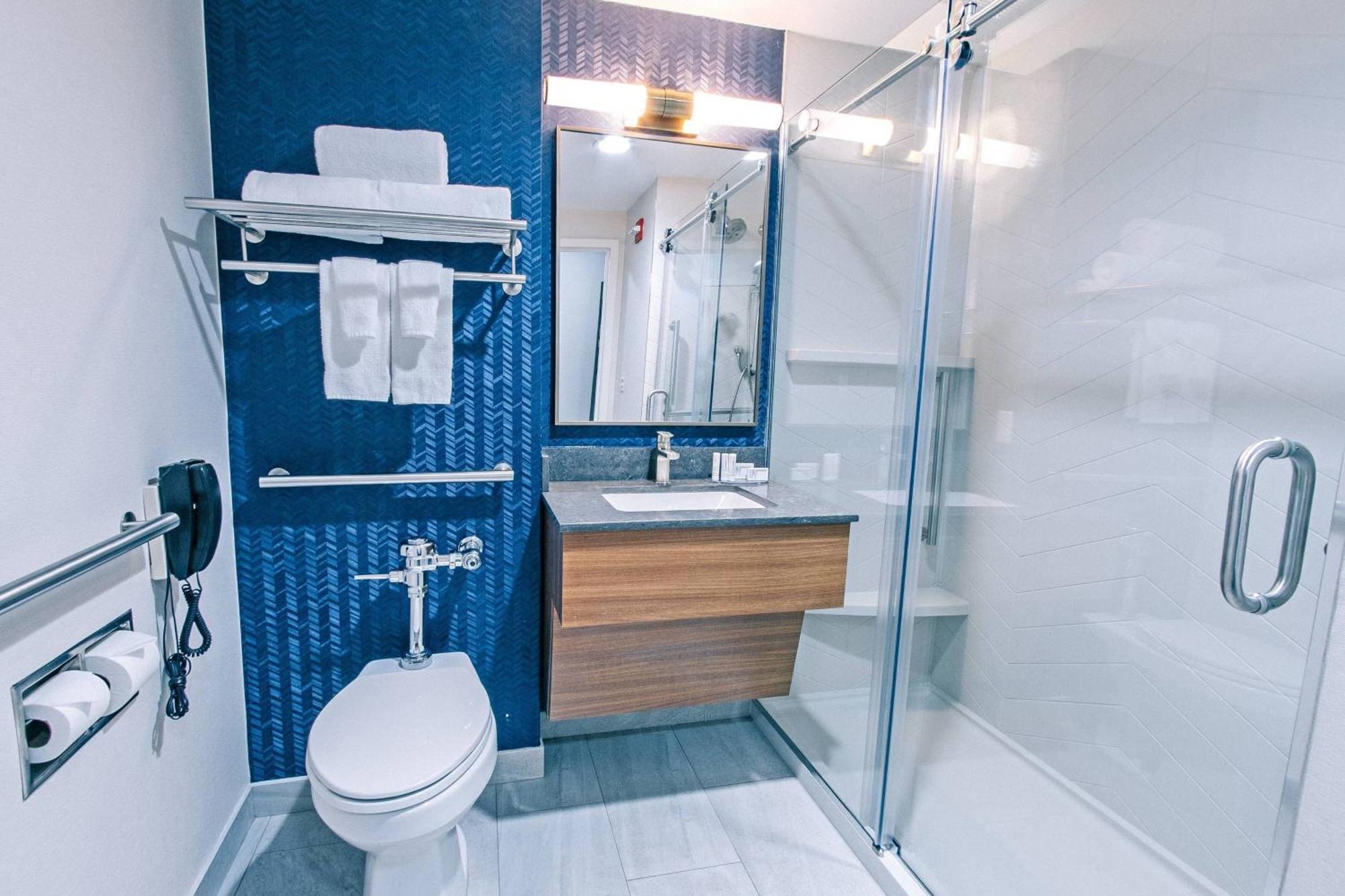 Fairfield Inn By Marriott New York Laguardia Airport/Astoria Екстер'єр фото