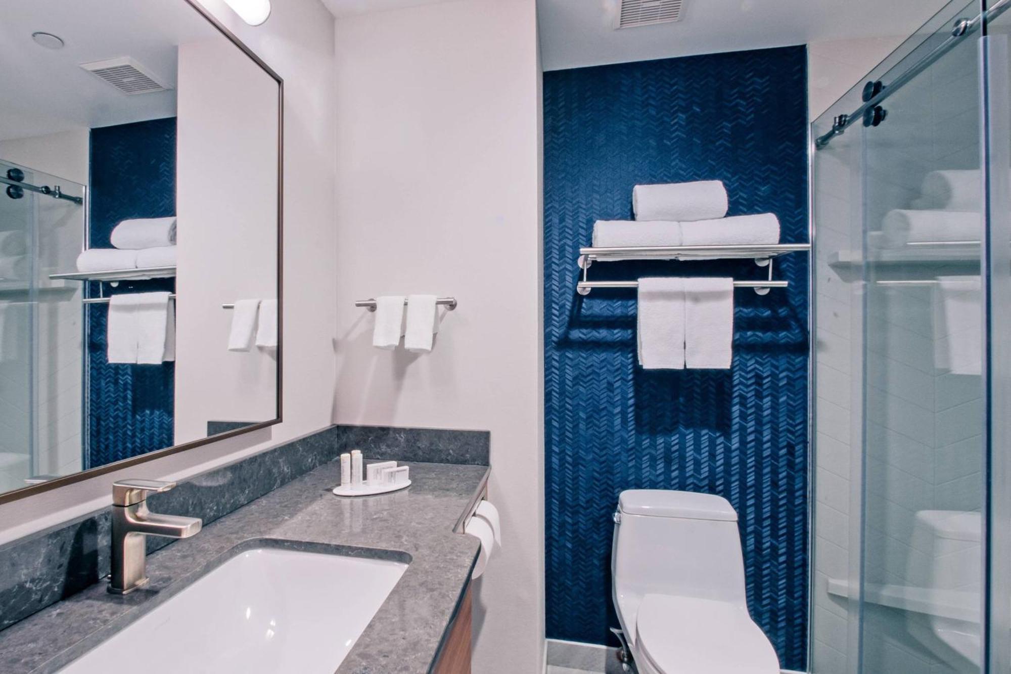 Fairfield Inn By Marriott New York Laguardia Airport/Astoria Екстер'єр фото